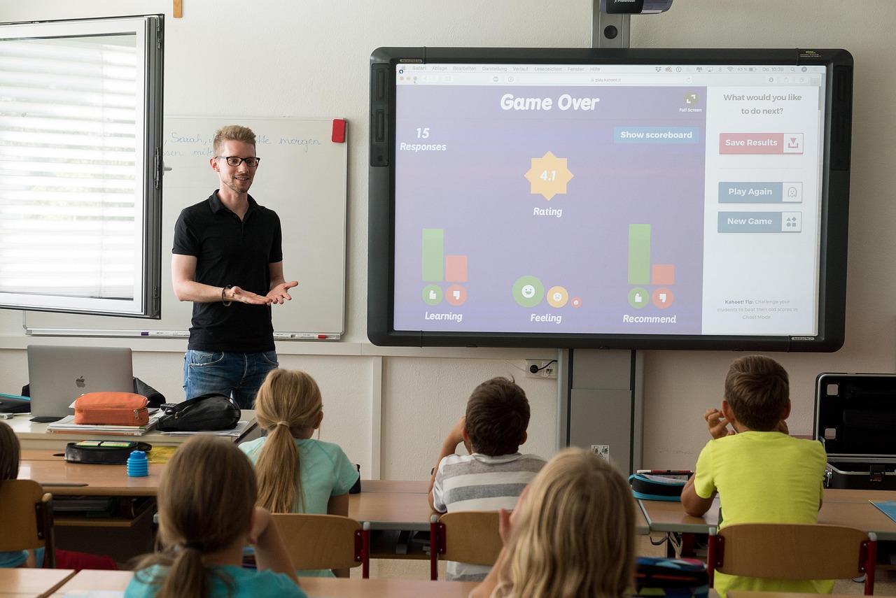 Transforming Learning Experiences with Interactive Features