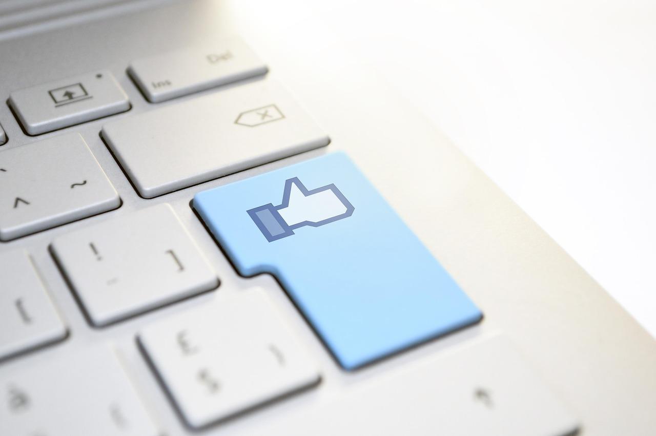 Networking with ⁣Other ⁢Bloggers: Building Relationships for Success