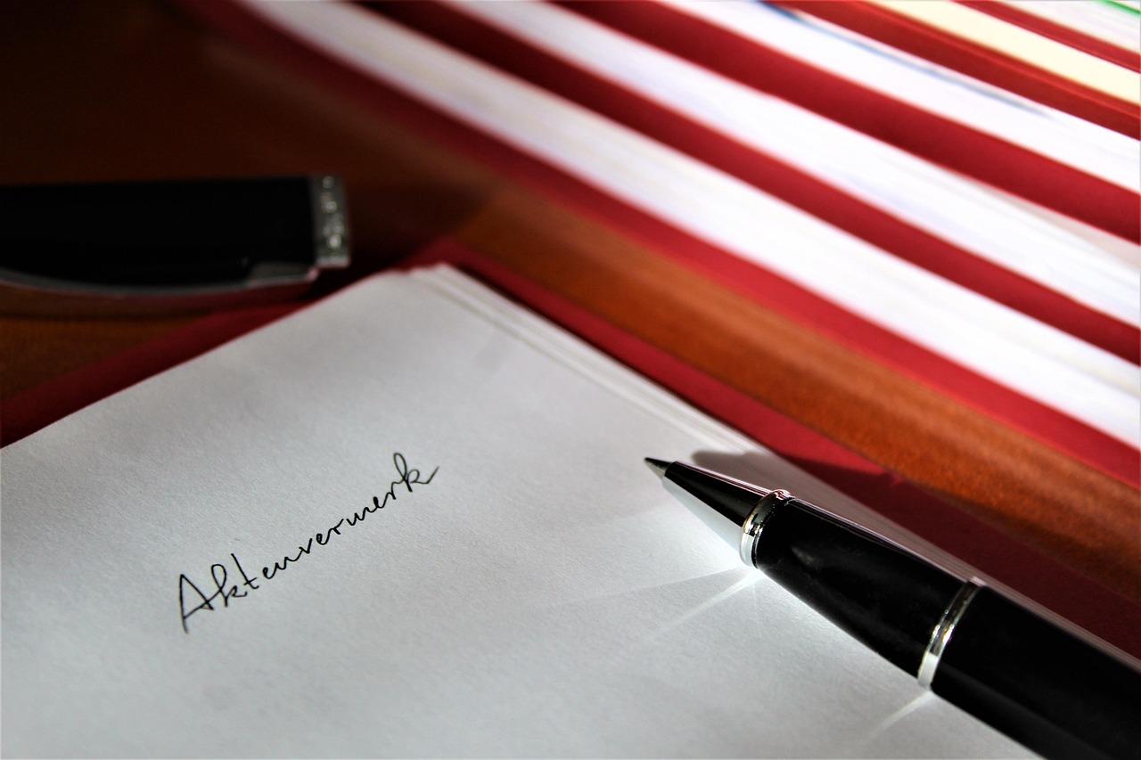 How to Write a Basic Privacy Policy (Step-by-Step)