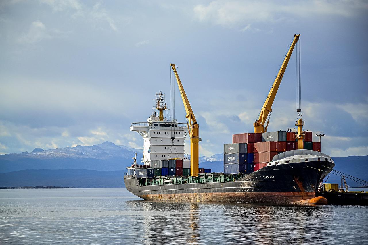Navigating Shipping and Fulfillment for a Seamless Experience