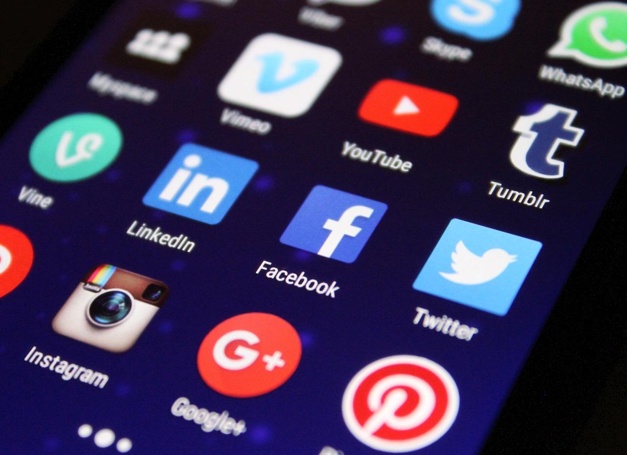 Leveraging Social Media for WordPress Knowledge Sharing